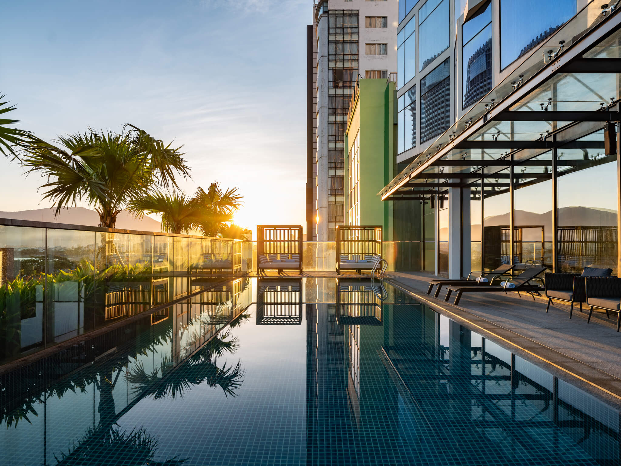 Swimming Pool | Bay Capital Da Nang Hotel